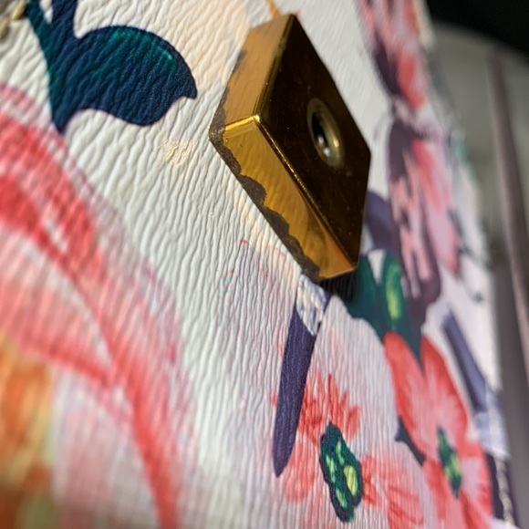 Gucci Exclusive Garden Dionysus Bag - Picture 11 of 15